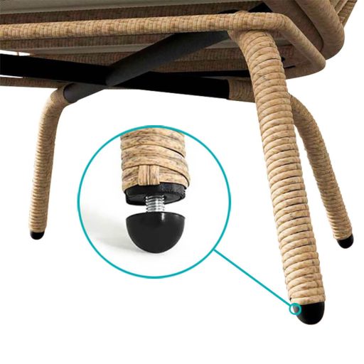 Proutěné křeslo s polštáři