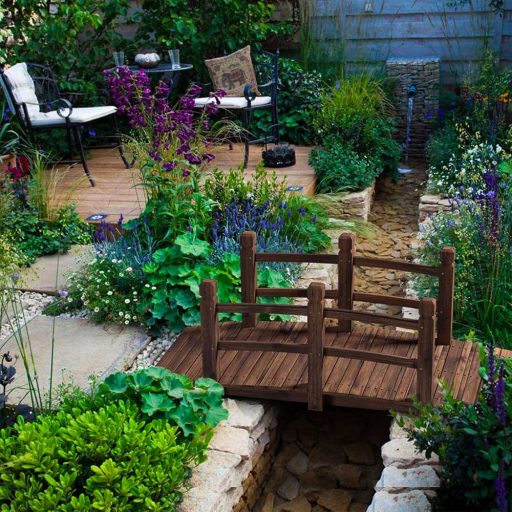 Dřevěný zahradní můstek