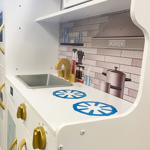 Dřevěná dětská kuchyňka s příslušenstvím