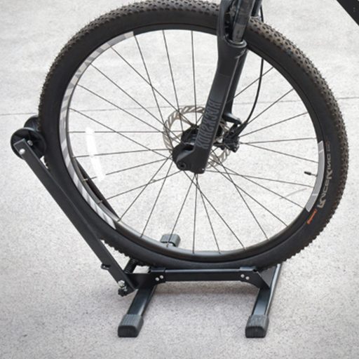 Skládací stojan na skladování kol